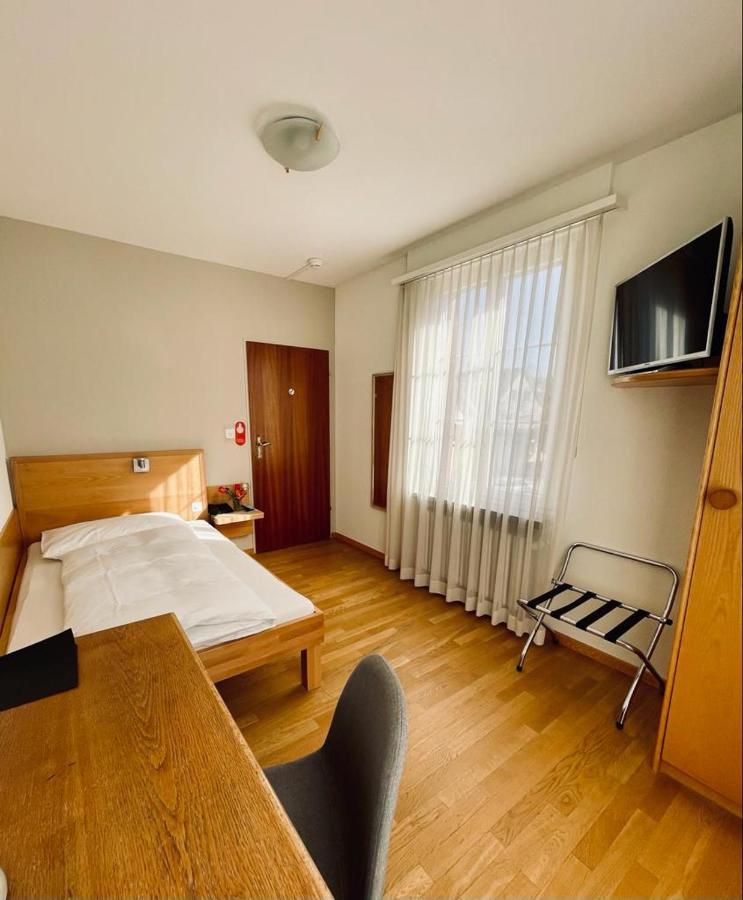 Hotel Roessli Allschwil Екстер'єр фото