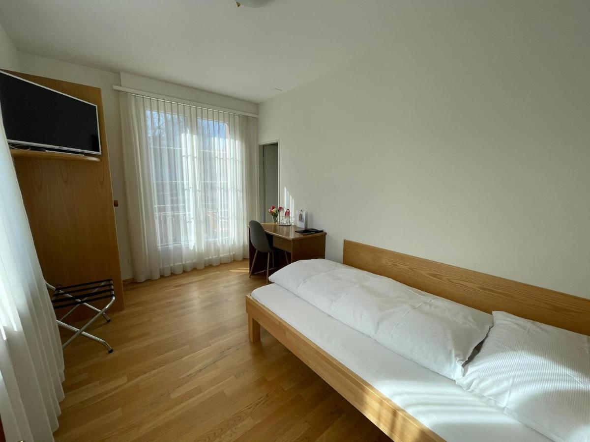 Hotel Roessli Allschwil Екстер'єр фото